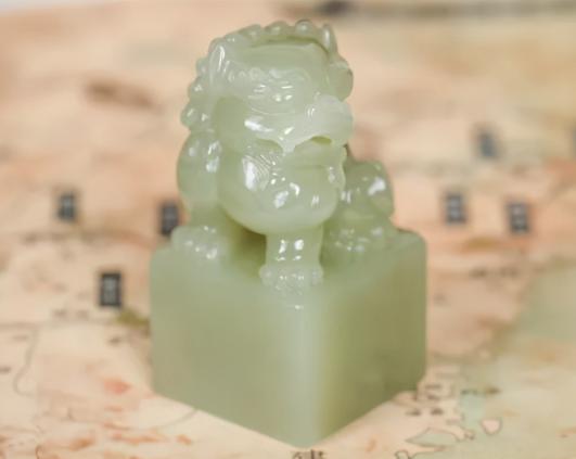 糯米种翡翠手镯价格从2020看2021，玉石行业将有哪些大变化？  第7张