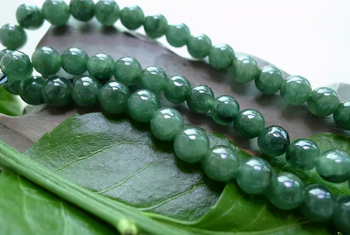 有绿不等于有价，盘点三种“带绿”却不建议入手的翡翠  第5张