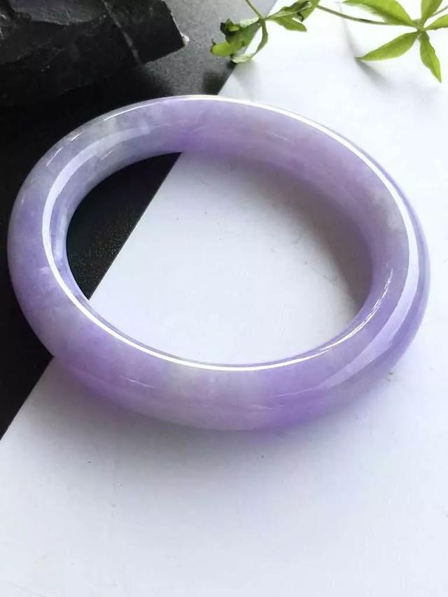 冰种飘花翡翠吊坠价格冰种飘花紫罗兰翡翠手镯价格大概是多少？快来看看你买贵了没有！  第4张