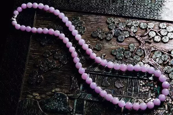 翡翠贵还是玉不同的紫罗兰翡翠价格都是怎样的？  第8张