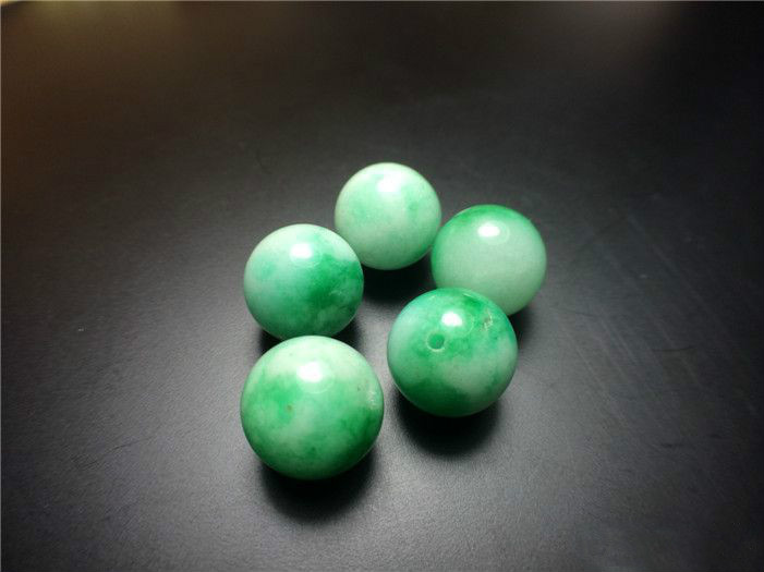 如何知道翡翠是冰种翡翠有这么多种绿，你说的绿是什么绿  第6张