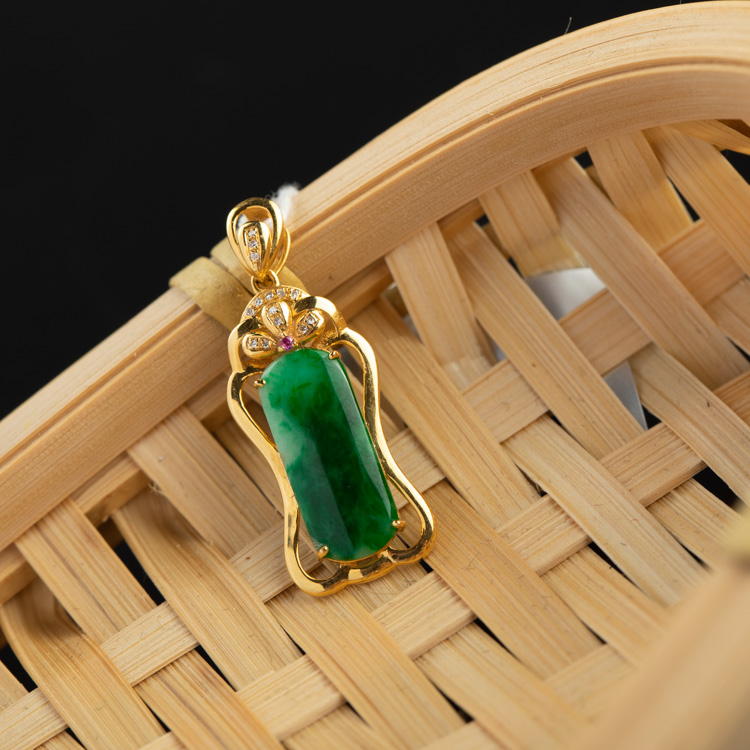 吊坠紫色冰种翡翠价格这两种翡翠颜值高、品质好，价格还亲民，却很容易被人忽视  第8张