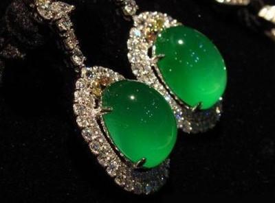 翡翠原石木纳怎么看顶级，极品翡翠，有人一辈子没见过！有钱或许都买不到了吧  第2张