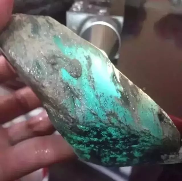 男的带和田玉还是翡翠翡翠特殊品种芙蓉种价值如何呢？  第5张