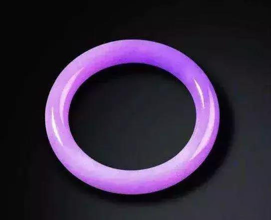 价值6亿的紫罗兰翡翠照样“见光死”? 真是又爱又恨的翡翠  第6张