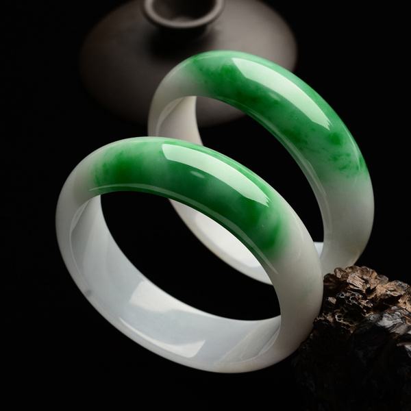 「干货分享」新手如何看白底青翡翠及其价值  第3张