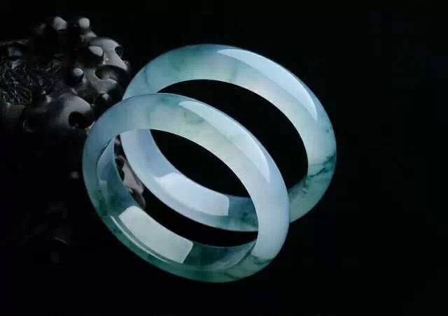 收藏级翡翠VS佩戴级翡翠，看不懂你就等着吃亏吧！  第1张