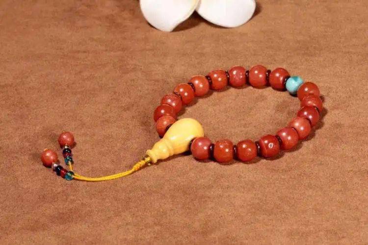 翡翠戒指几种颜色5年暴涨超百倍，跻身为大众的掌中宝！它凭什么？  第9张