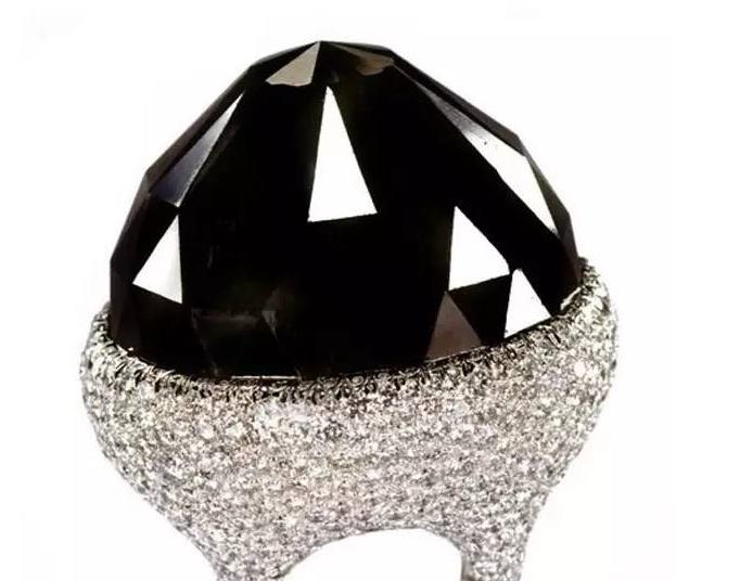 美色惊人全球最昂贵的十二颗彩色钻石  第12张