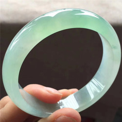 芙蓉种翡翠手镯究竟贵在哪里  第2张