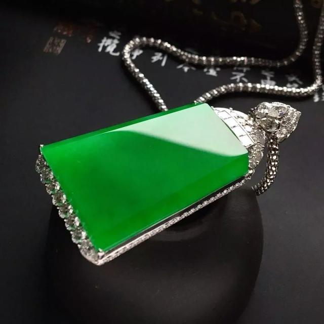 售价一千块和一万块的翡翠，它们的差别在哪里？  第7张