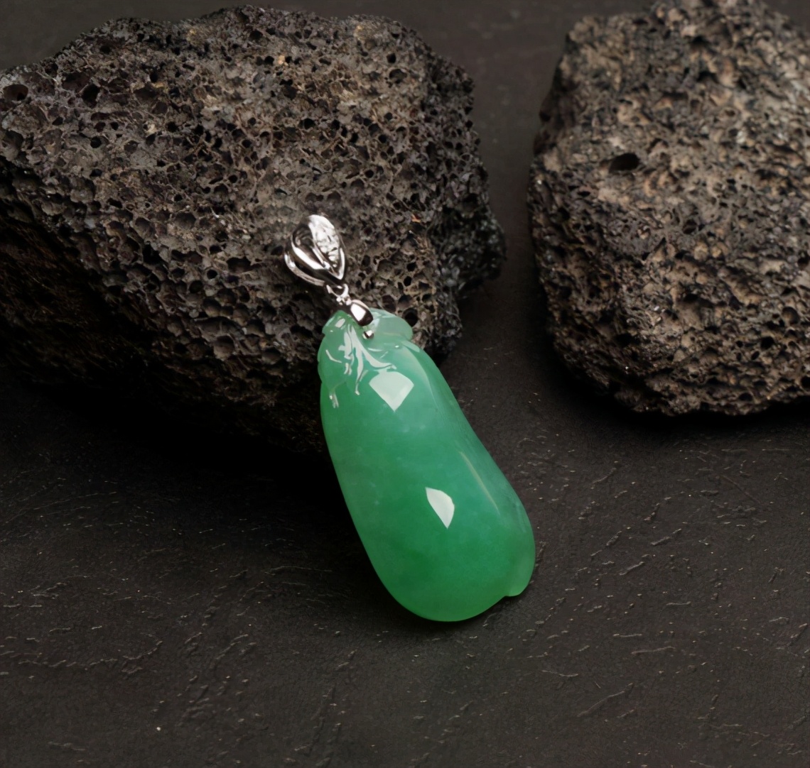 十有九豆，聊一聊翡翠市场中最常见的豆种翡翠  第3张