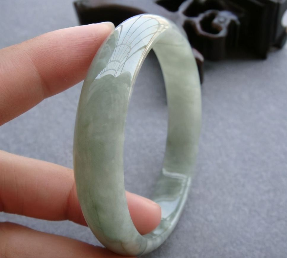 十有九豆，聊一聊翡翠市场中最常见的豆种翡翠  第2张