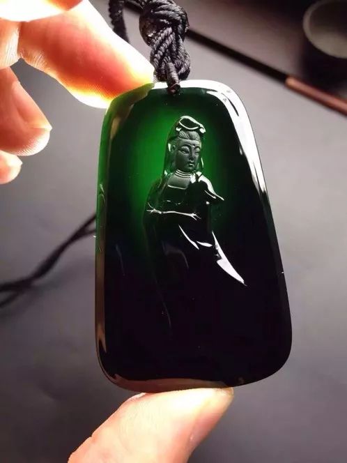 听说各类藏家都开始看好墨翠，墨翠值钱吗  第2张