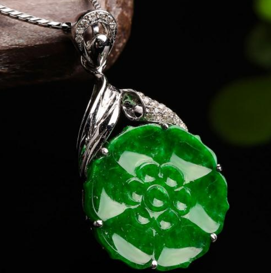 缅甸翡翠原石手镯料以往一件难求，如今数千元就能拿下，满绿翡翠开始贬值了吗？  第15张