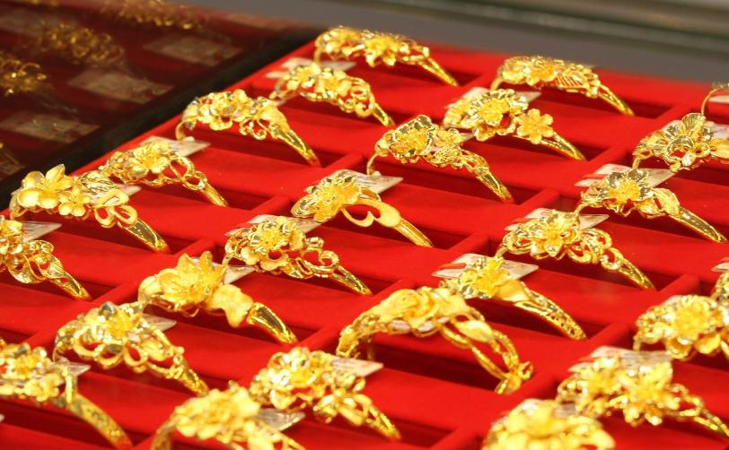 黄金大涨，黄金珠宝却消费乏力，珠宝首饰为啥突然不好卖了？  第1张