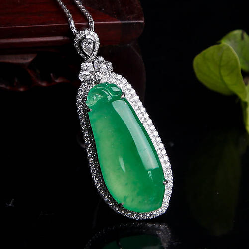 翡翠玉石厂家翡翠里的“三青”与“三水” 第7张