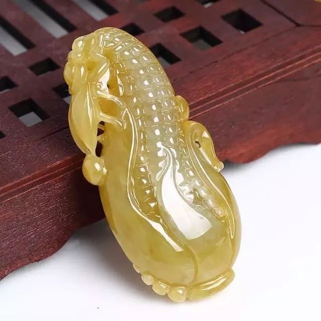 你知道黄翡在翡翠中算什么档次的吗？  第3张