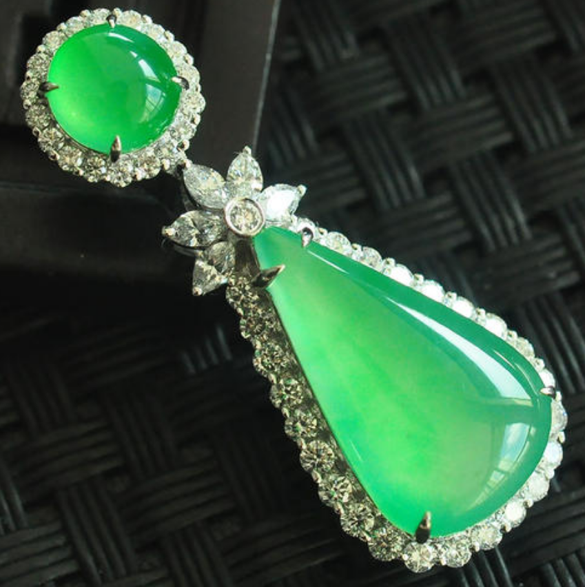 缅甸翡翠原石手镯料以往一件难求，如今数千元就能拿下，满绿翡翠开始贬值了吗？  第9张