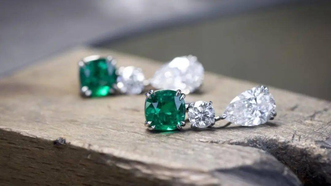 翡翠玉石手镯心非洲祖母绿能开“木佐绿”证书？顶级祖母绿的颜色跟产地到底有没有关系？  第31张