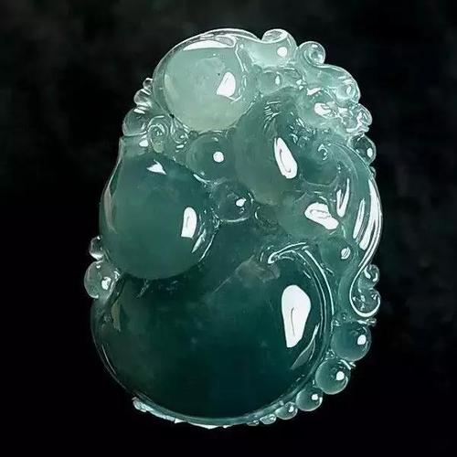 翡翠玉石厂家翡翠里的“三青”与“三水” 第3张