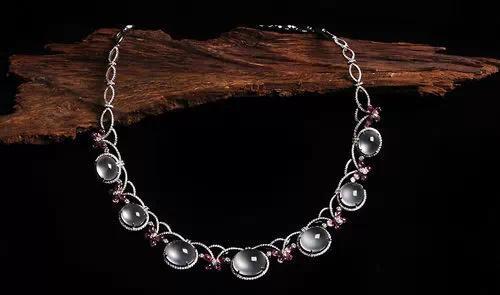 白底青种翡翠多少钱翡翠凭什么说投资收藏前景巨大？  第5张