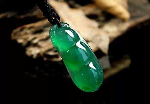 翡翠的价值主要从何评估呢？  第1张