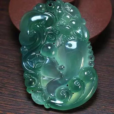 翡翠200元油青翡翠是什么？油青翡翠价值多少  第1张