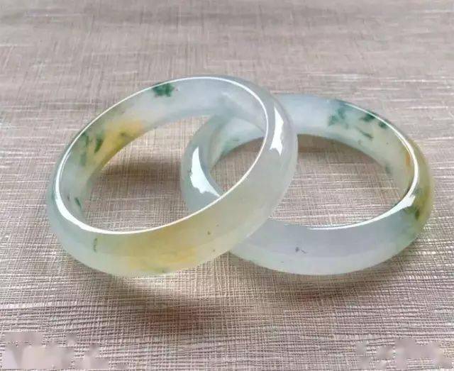 种老翡翠原石特征想到国外买珠宝玉石？小心被坑死！  第15张