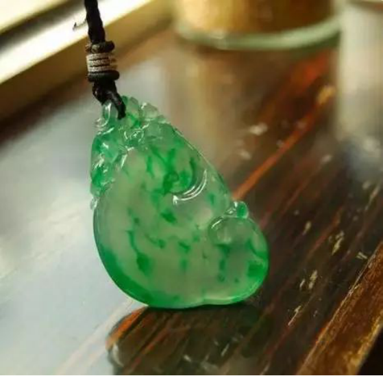 翡翠中有这样的金丝，价格立马翻几倍  第5张