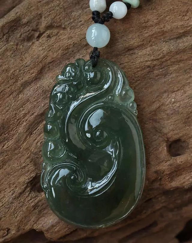 翡翠200元油青翡翠是什么？油青翡翠价值多少  第5张