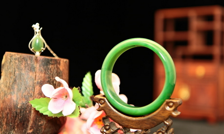 和田玉迎“寒冬” 乌鲁木齐高中低端价格都在跌  第1张