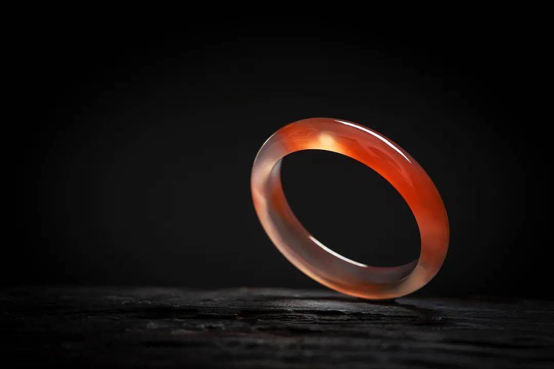 翡翠戒指几种颜色5年暴涨超百倍，跻身为大众的掌中宝！它凭什么？  第15张