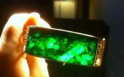 冰种紫罗兰翡翠好不好这不坑人嘛！好几十万的满绿翡翠，轻轻一碰就给碎了，心在流血  第10张