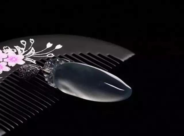 价格一年翻几倍,玻璃种的不断突破  第1张