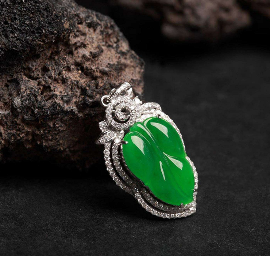 缅甸翡翠原石手镯料以往一件难求，如今数千元就能拿下，满绿翡翠开始贬值了吗？  第5张