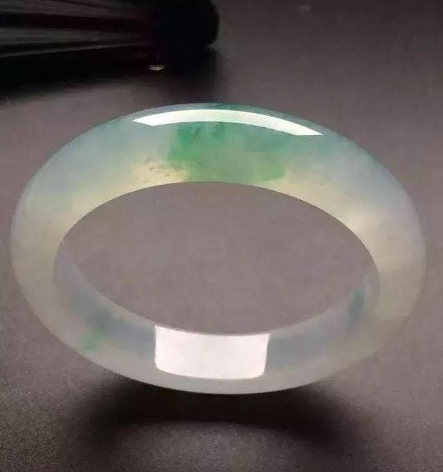 翡翠手镯：5分钟让你看明白自己手镯的真实价格  第12张