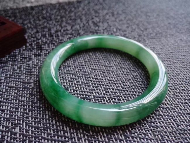 翡翠珠子多少钱一颗出淤泥而不染，清净高雅芙蓉种  第8张