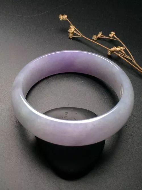 冰种飘花翡翠吊坠价格冰种飘花紫罗兰翡翠手镯价格大概是多少？快来看看你买贵了没有！  第5张