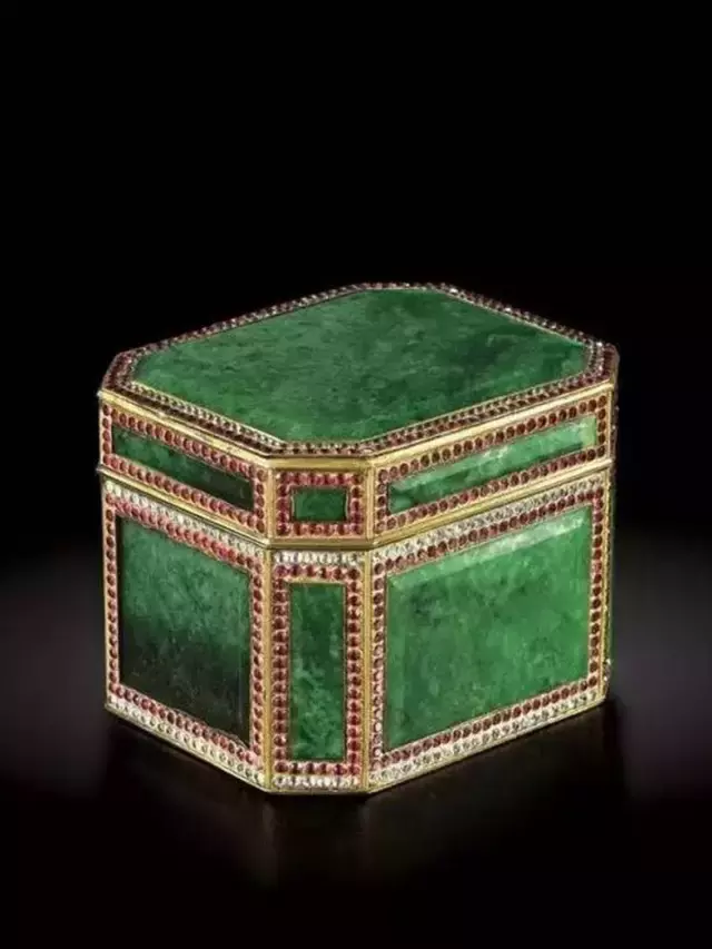 都说乱世黄金盛世玉，翡翠真的具有投资价值与收藏价值吗？  第7张