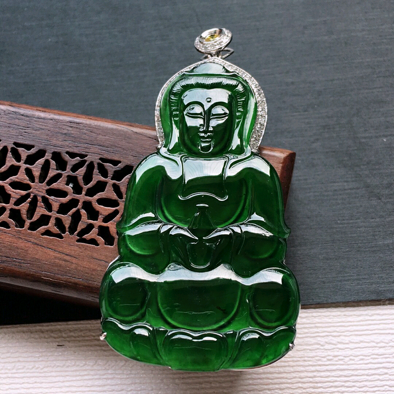 翡翠油青种值钱吗？翡翠油青是否值得入手？  第4张