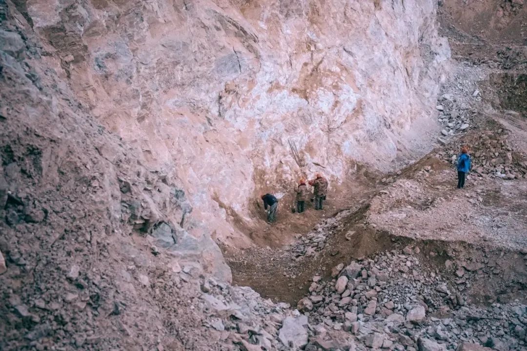 为什么正宗新疆和田玉很难买到？  第3张