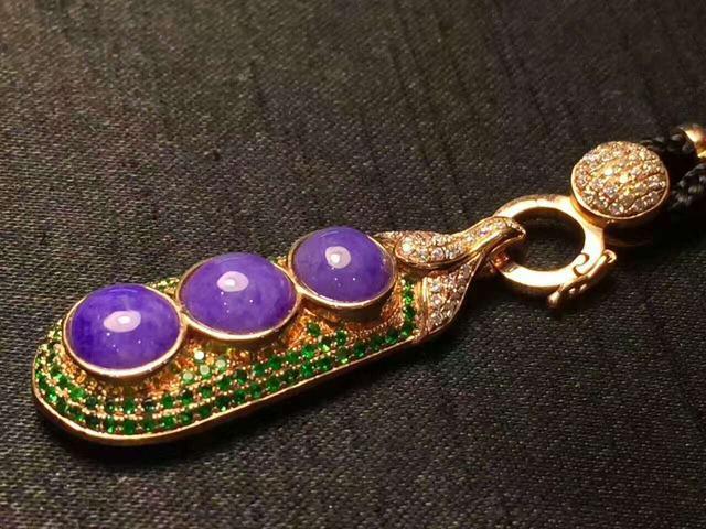 普通人为什么觉得翡翠价格是一个迷？  第1张