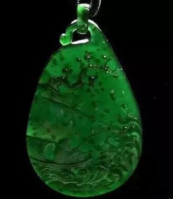 翡翠原石木纳怎么看顶级，极品翡翠，有人一辈子没见过！有钱或许都买不到了吧  第10张