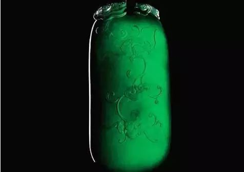 翡翠毛料石什么样的翡翠竟然拍出了天价！  第2张