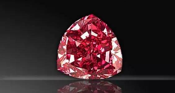 美色惊人全球最昂贵的十二颗彩色钻石  第2张