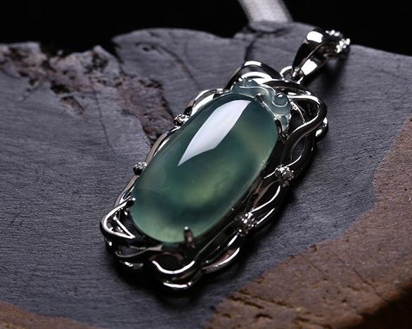 来聊聊蓝水翡翠的“蓝”，要蓝到什么程度才是好的呢  第3张