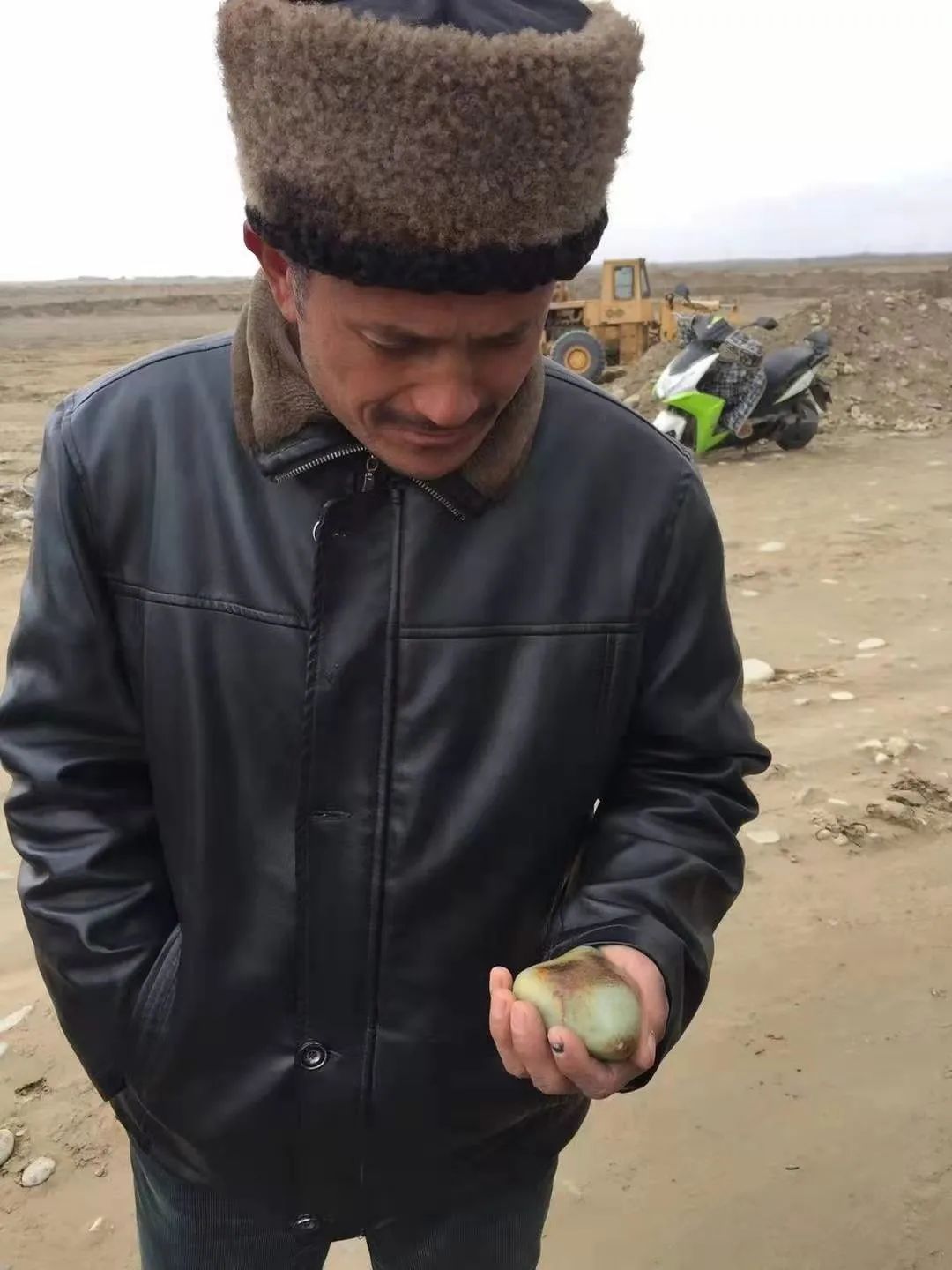 路路通翡翠吊坠图片难熬的2020年买玉难，卖玉更难  第1张