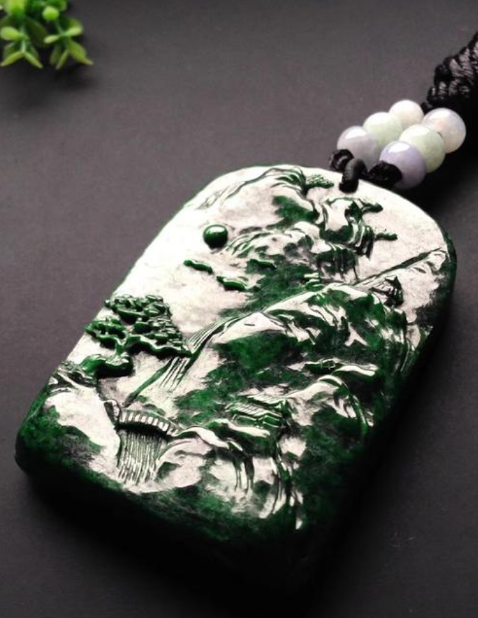 缅甸翡翠原石手镯料以往一件难求，如今数千元就能拿下，满绿翡翠开始贬值了吗？  第17张