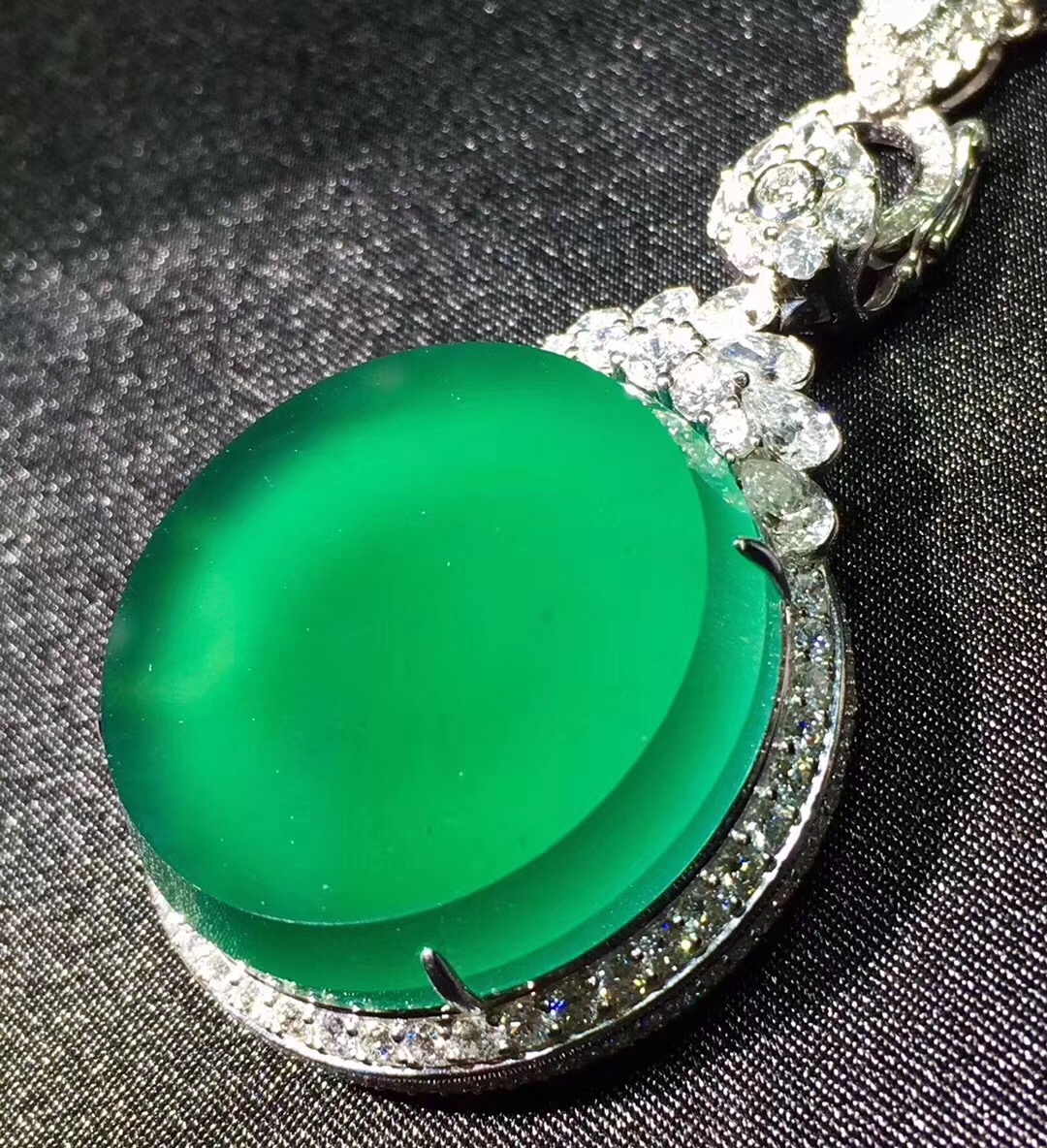 比玻璃种还好的翡翠到底是何方神圣？  第3张